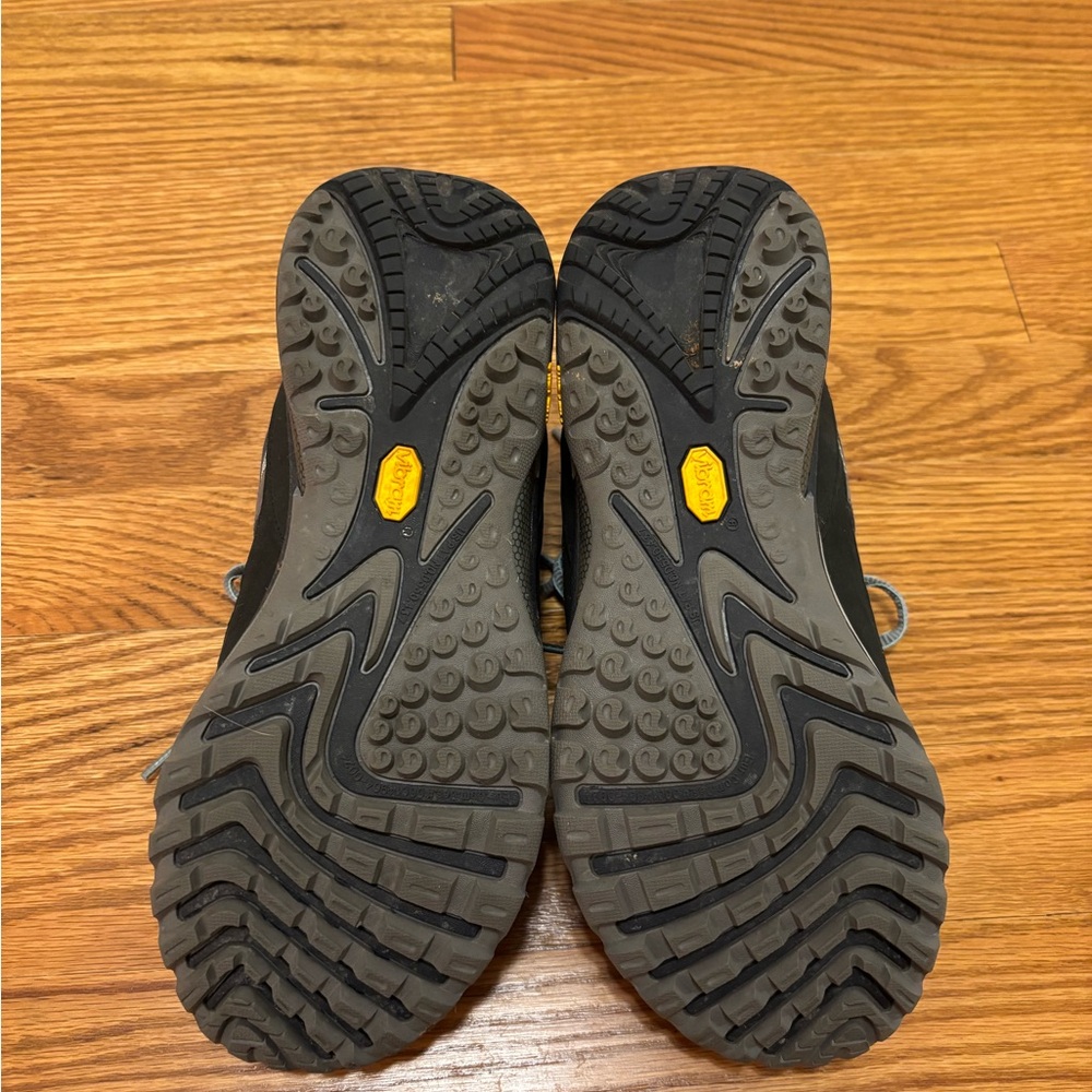 Merrell Gray and Teal Women's Trail Shoes - Picture 6 of 7